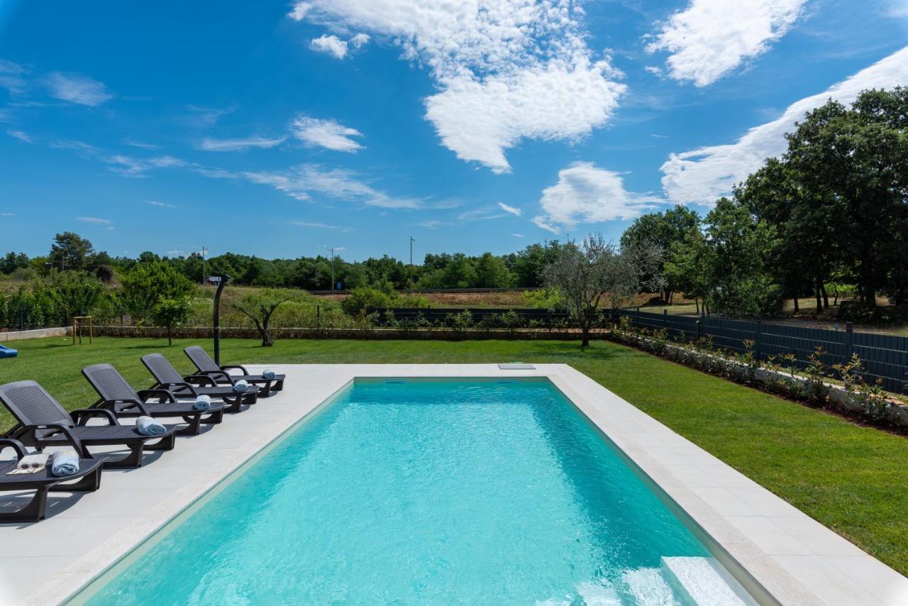 Villa Dafna โปเรช ภายนอก รูปภาพ
