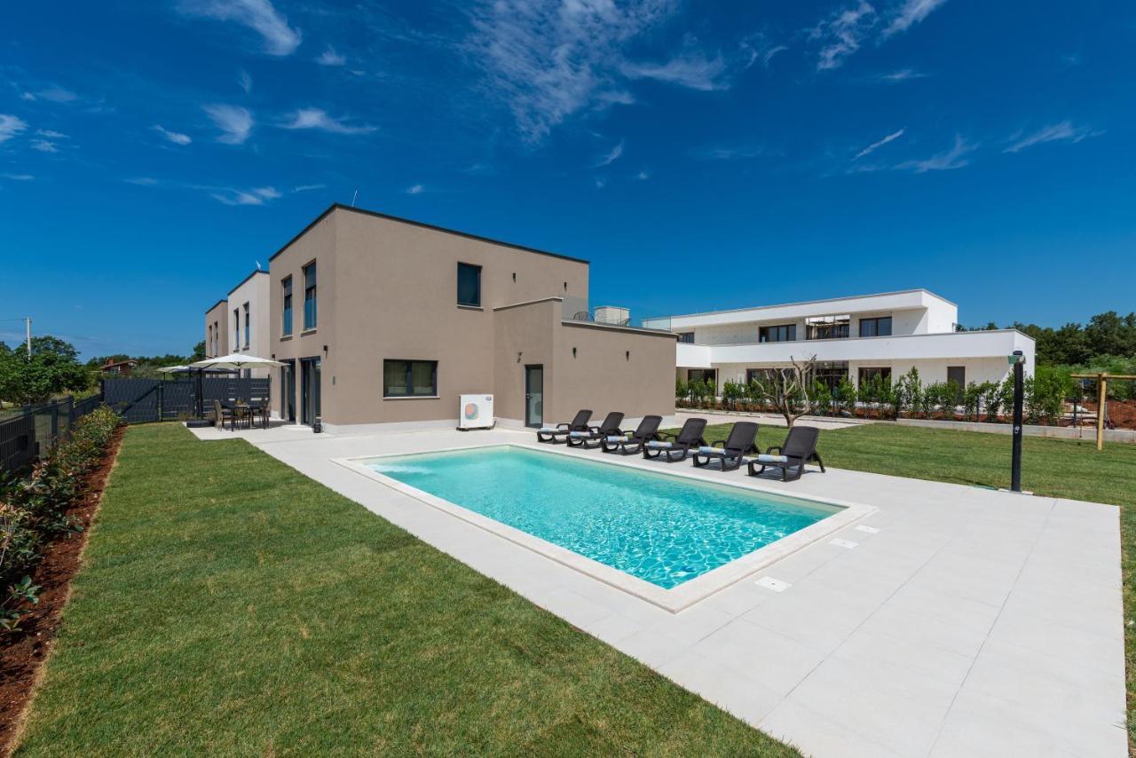 Villa Dafna โปเรช ภายนอก รูปภาพ